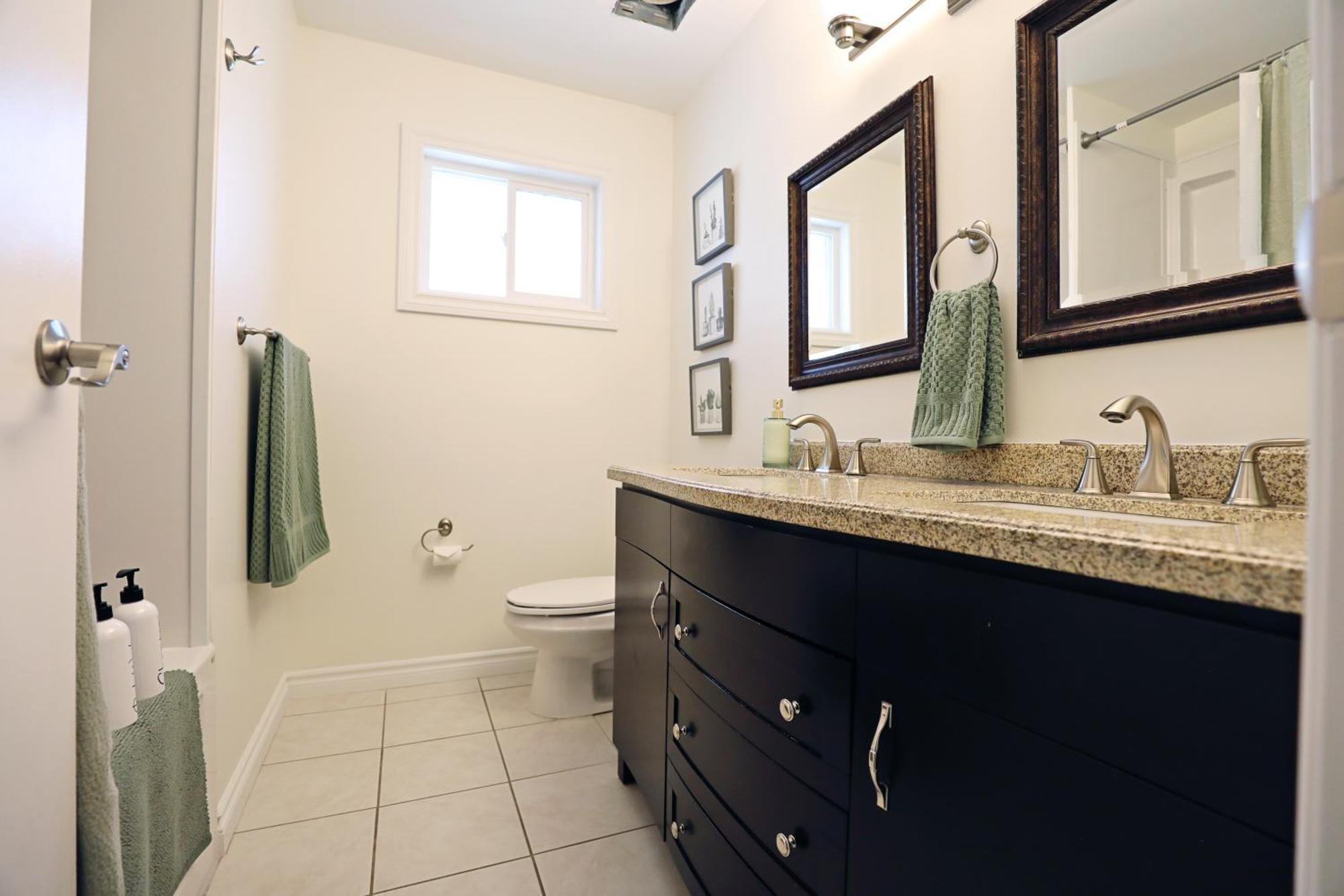 Family Pet Friendly Ac Near Wem Apartment