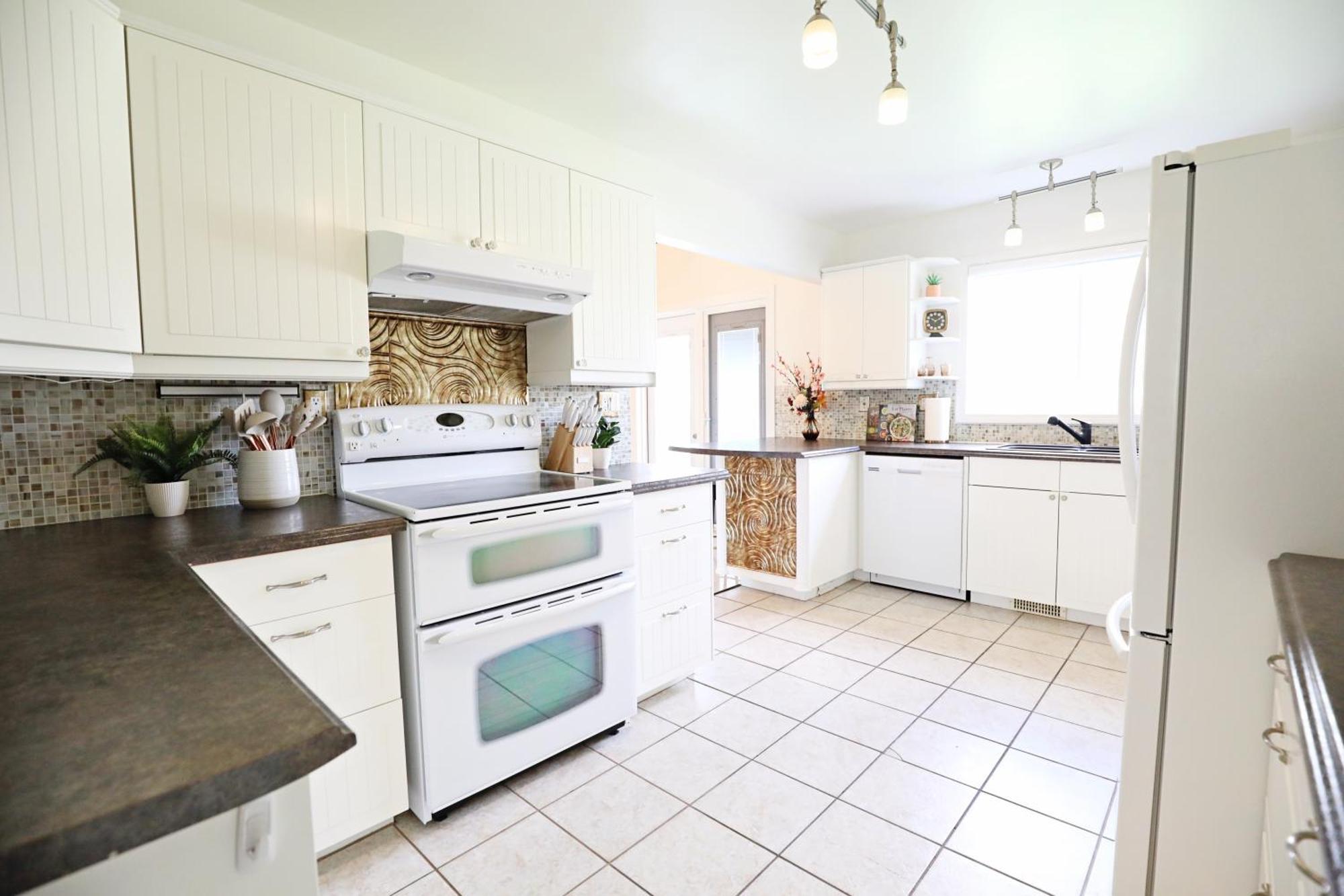 Family Pet Friendly Ac Near Wem Apartment Edmonton