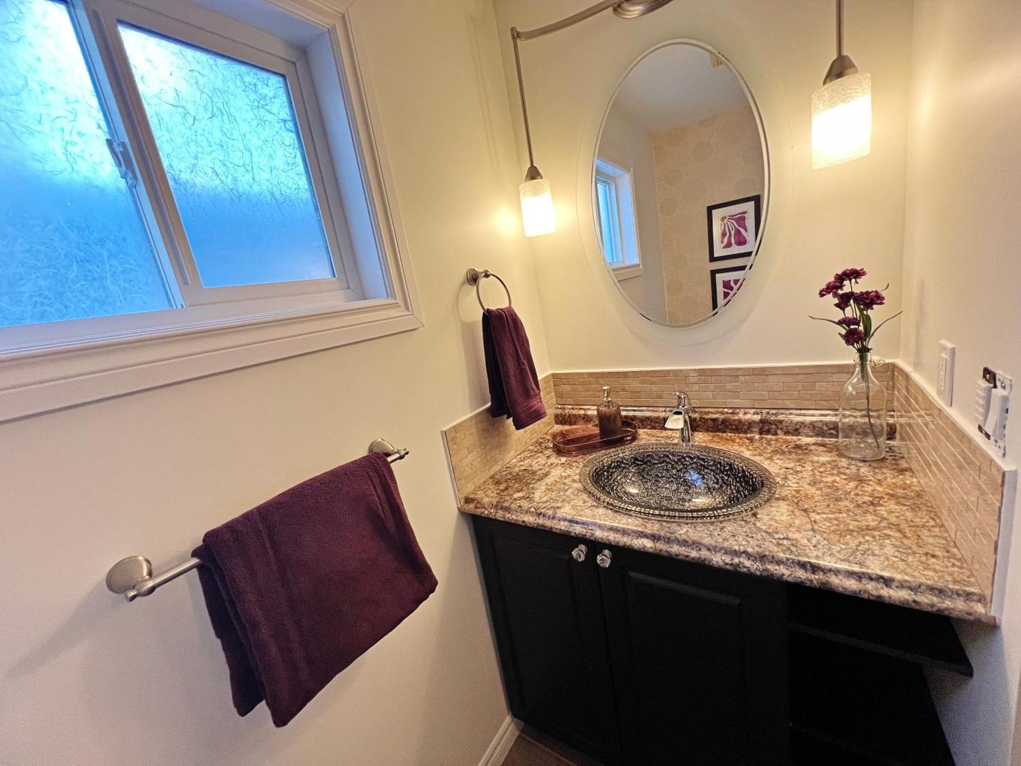 Apartment Family Pet Friendly Ac Near Wem Edmonton